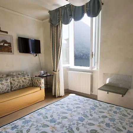 Posta Szálloda Moltrasio