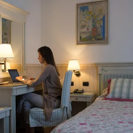 Ξενοδοχείο Posta 3*